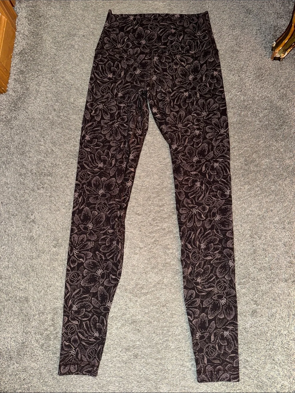 lululemon athletica Black Top with Light Pink Dot Floral Print - Picture 1 of 4